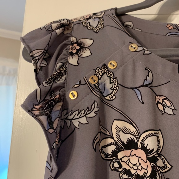 Loft Dress 👗 - Picture 3 of 7